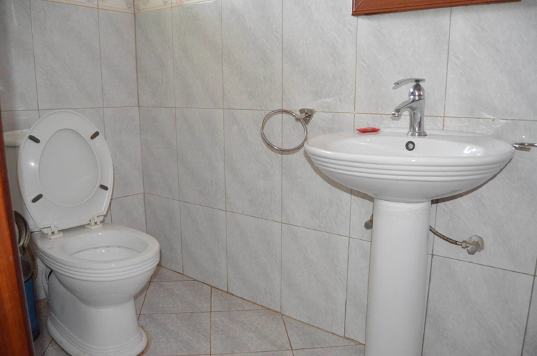 Bathroom 3, Abba Hotel, Jinja