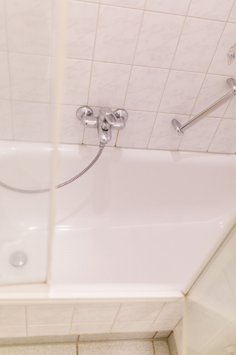 Bathroom 3, Akzent Hotel Zur Grünen Eiche, Heidekreis