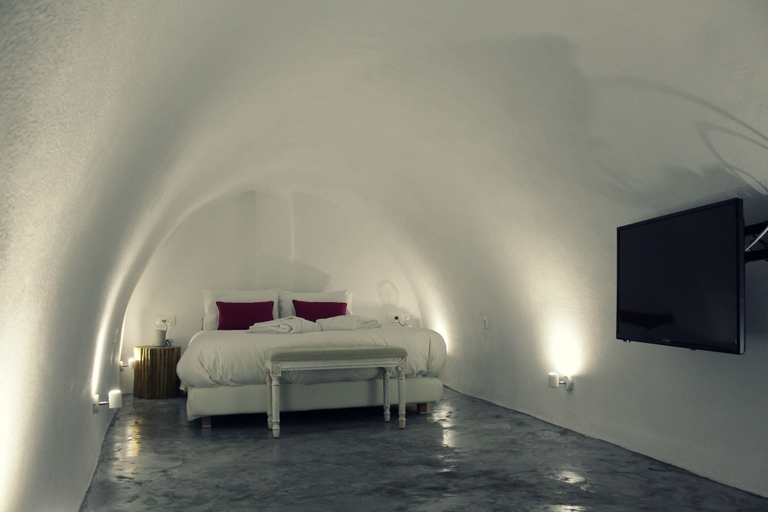 Bedroom 4, Akron Cliff Suite, South Aegean
