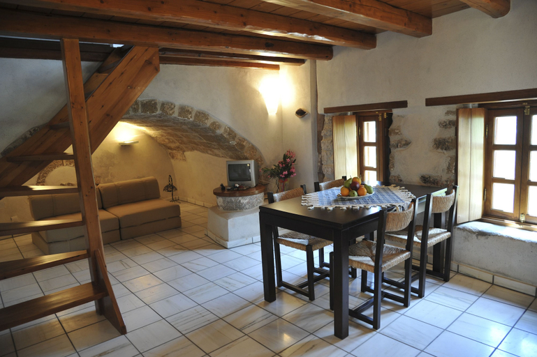 Others 4, Rodi House, Peloponnese