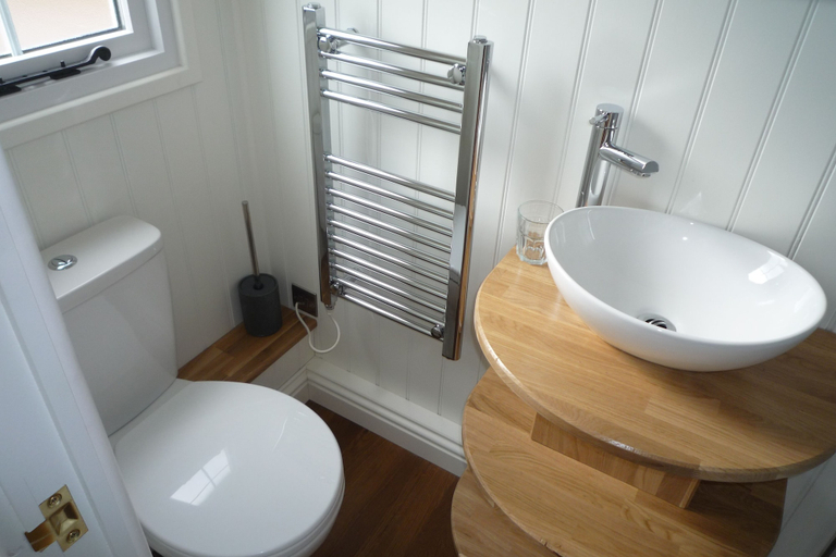 Bathroom 3, Foresterseat Glamping, Angus