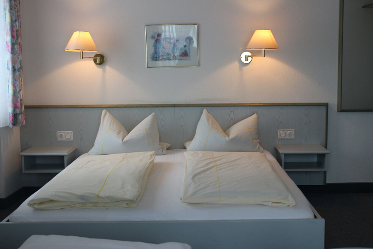 Bedroom 4, Hotel Gasthof Seehof, Roth