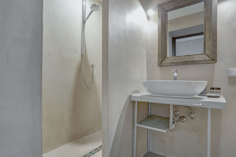 Bathroom 5, Appartamento Capo D'Africa 30, Rome
