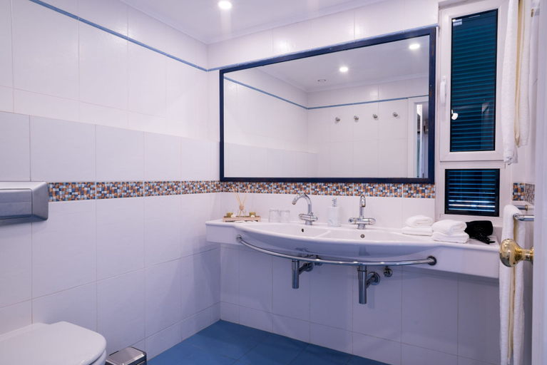 Bathroom 5, ARTS IN Penthouse Apartments Til Sol, Funchal