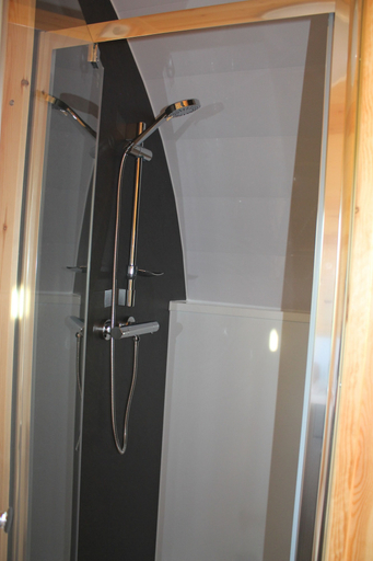 Bathroom 4, North Star Glamping, Highland