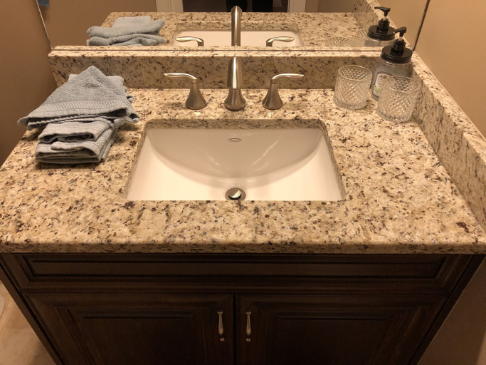 Bathroom 5, Luxury Lakefront Rooms, Central Okanagan
