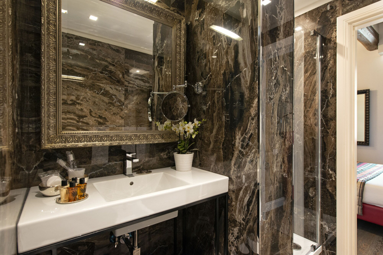 Bathroom 4, Maison Evelina, Rome