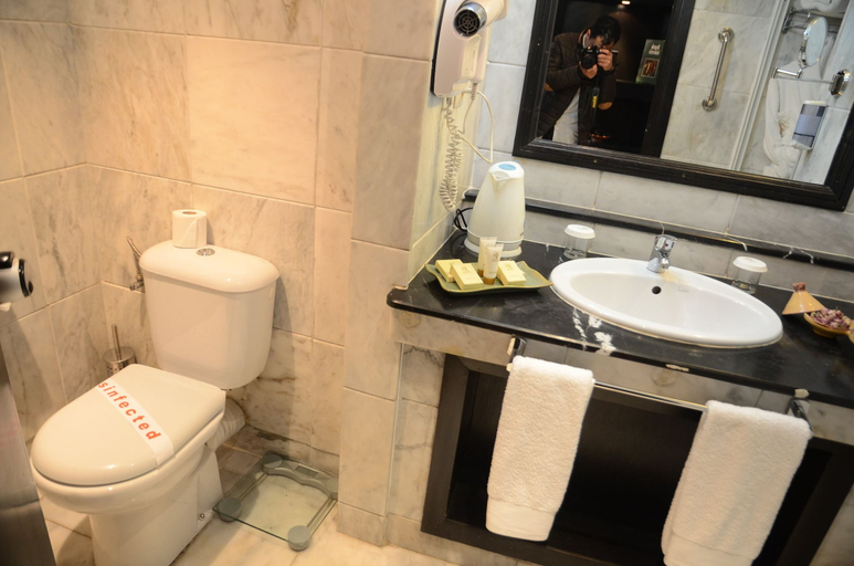 Bathroom 5, Hotel Rabat, Rabat