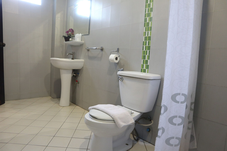 Bathroom 3, Ban Kiang Fah Resort Chongmek, Si Rin Ton