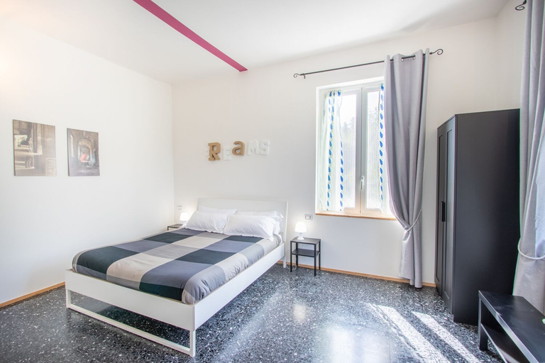 Bedroom 3, Maison44, La Spezia
