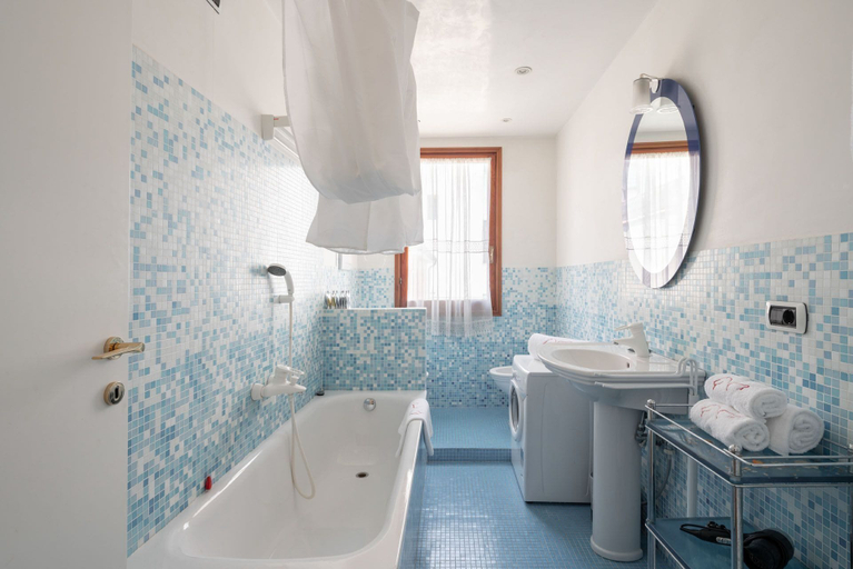 Bathroom 4, Ca'coriandolo, Venezia