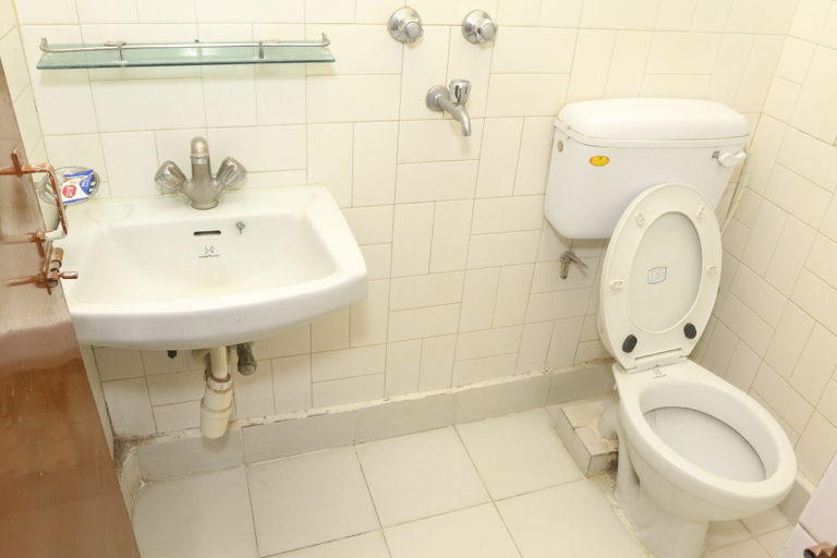 Bathroom, Chillout Resort, Bagmati