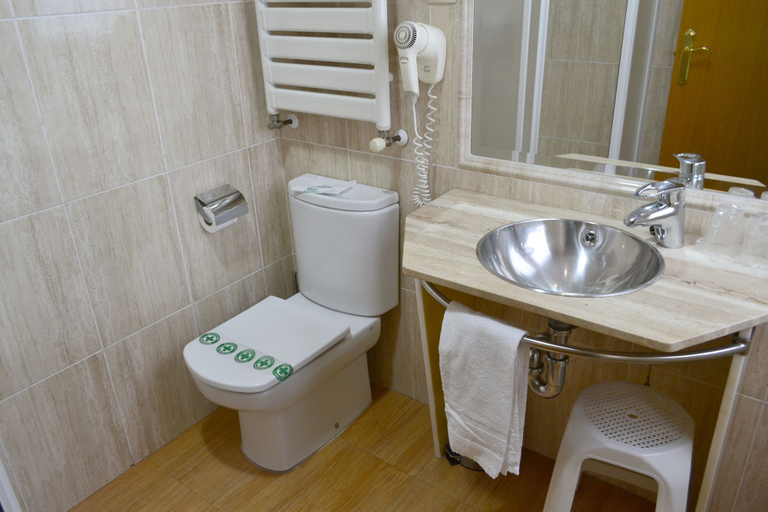 Bathroom 3, Alda Centro Oviedo, Asturias