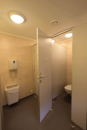Bathroom 5, Vinje Camping, Stranda