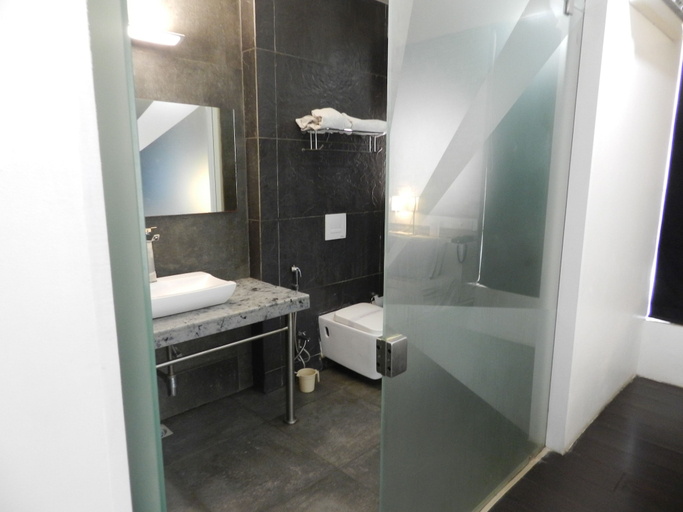Bathroom 4, K Tree - A Boutique Hotel, Kolhapur