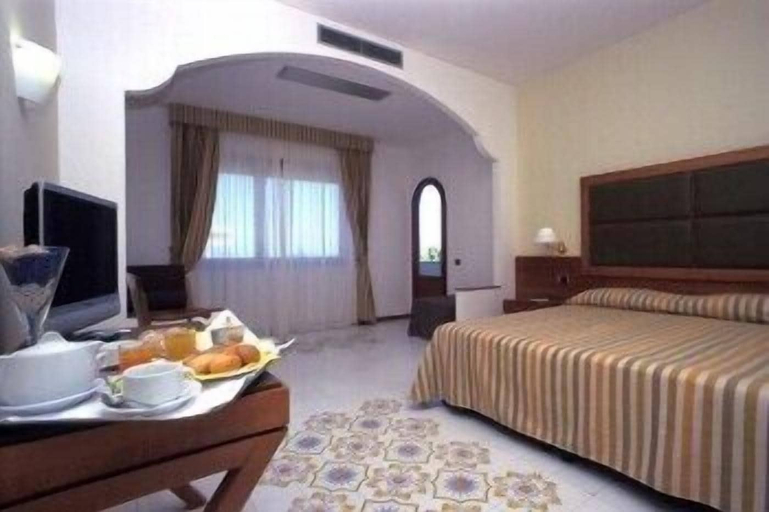 Bedroom 4, Grand Hotel Don Juan, Teramo