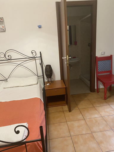 Bedroom 2, Meltin' Rome Guesthouse, Roma