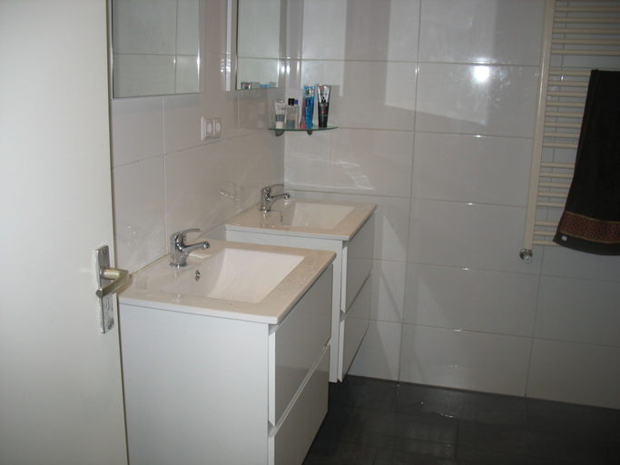 Bathroom 5, Guest House Amsterdam - Hostel, Amsterdam