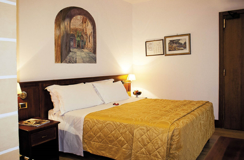 Bedroom 4, Hotel Aurora, Verona