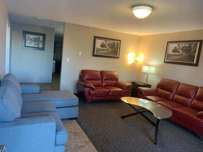 Others 4, Super 8 Fort McMurray, Division No. 16