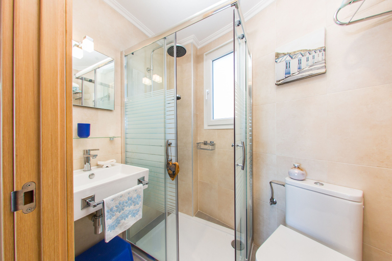 Bathroom 3, Apartamento Miracle Tarragona TH44, Tarragona