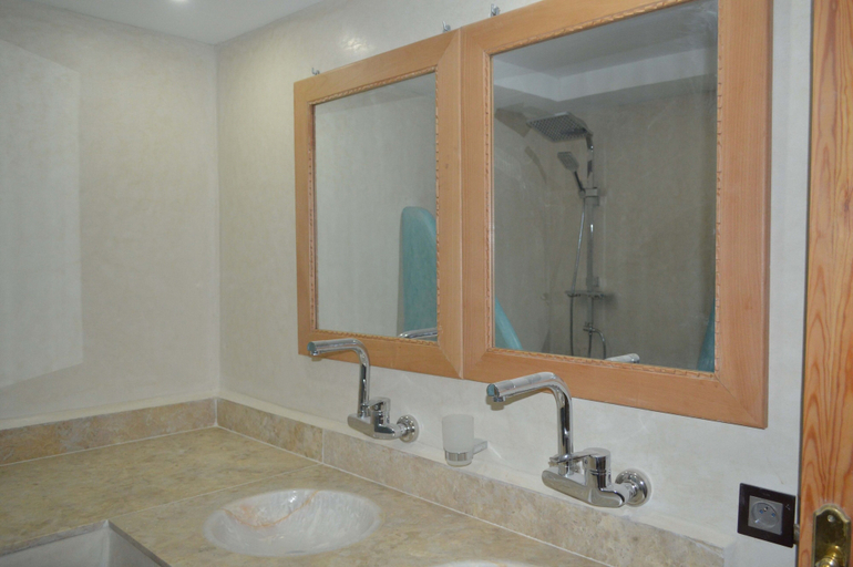 Bathroom 4, Ksar Tin Hinan, Errachidia