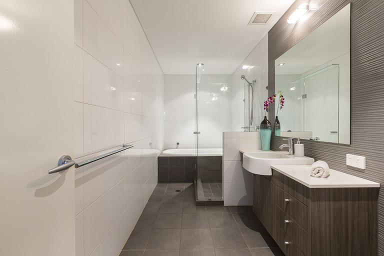 Bathroom 4, Gallery Serviced Apartments, Fremantle