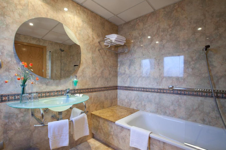 Bathroom 4, Hotel Galaico, Madrid