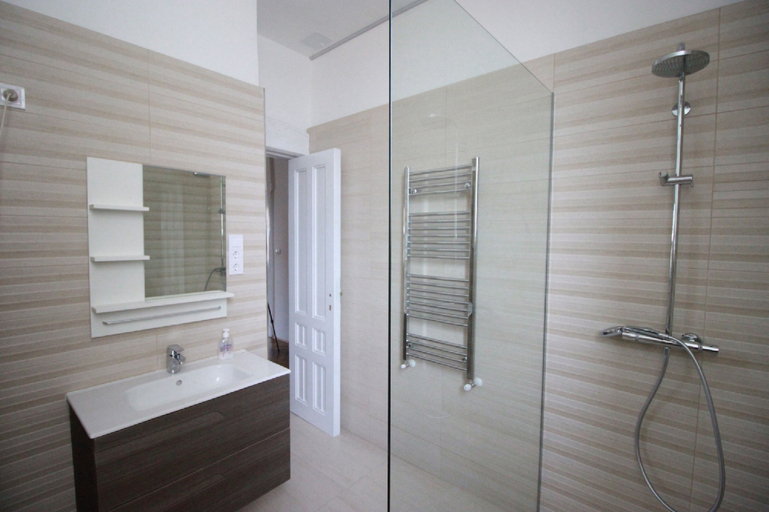 Bathroom 3, Budapest Easy Flat - Wesselenyi Apartment, Budapesti