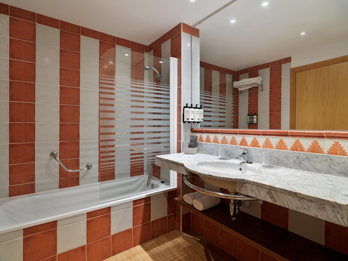 Bathroom 5, H10 Salauris Palace, Tarragona