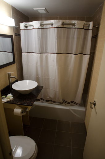 Bathroom 4, AAshram Hotel by Niagara River, Niagara