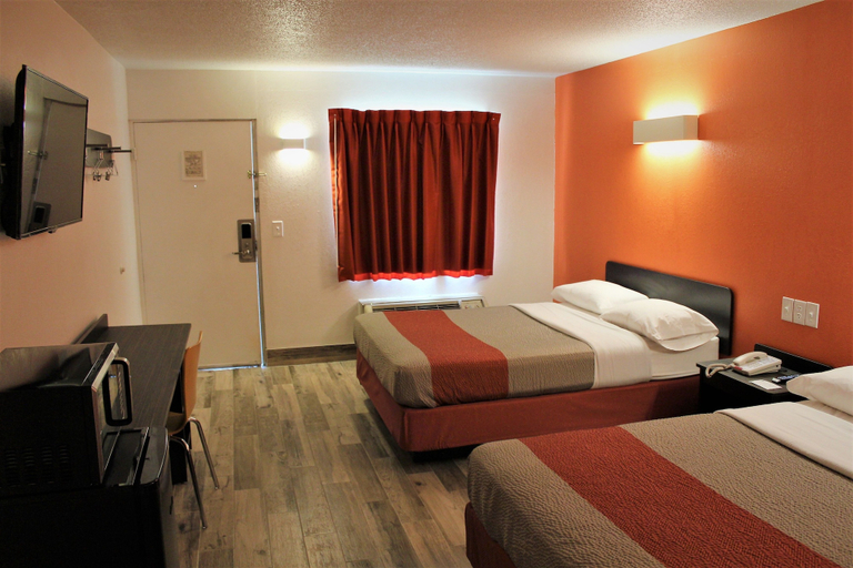 Bedroom 4, Motel 6 Starke, FL, Bradford
