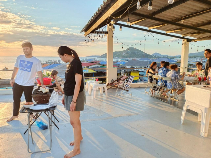Food & Drinks 2, Lhong Lay House, Sattahip