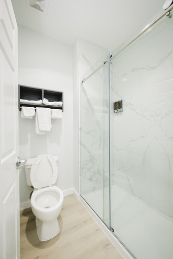 Bathroom 3, Sapphire Inn and Suites, Houston