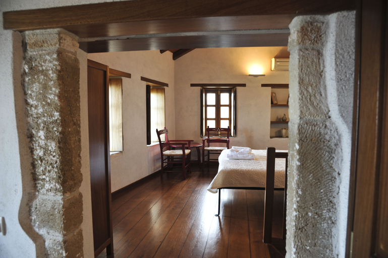 Others 5, Rodi House, Peloponnese