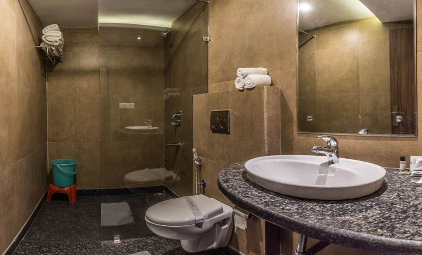Bathroom 5, Hotel Suktara International, Darjiling