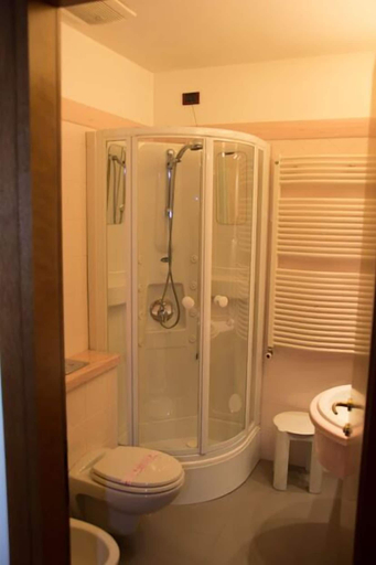 Bathroom 5, Hotel Piroga Padova, Padua