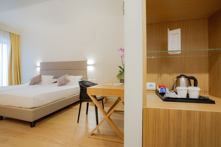 Bedroom 2, Hotel Politeama, Palermo