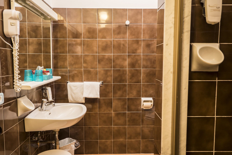 Bathroom 5, Vega Hotel Perugia, Perugia