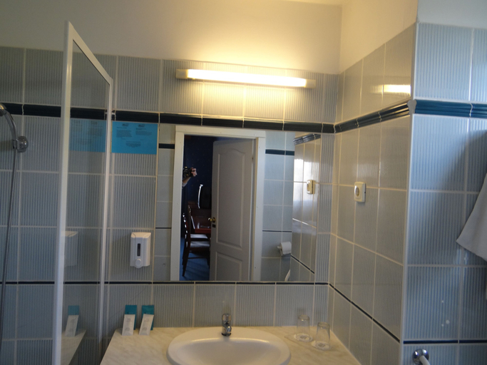 Bathroom 4, Classic Hotel, Budapesti
