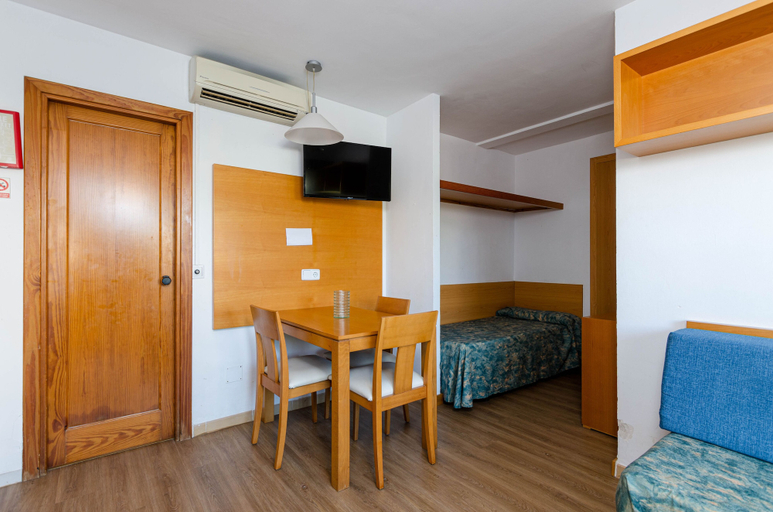Bedroom 3, Mariner Club Apartments, Baleares