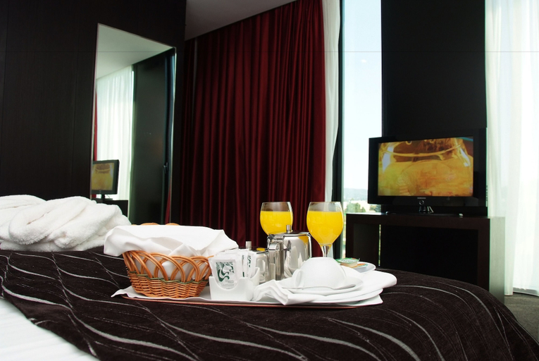 Bedroom 3, Axis Viana Business & SPA Hotel, Viana do Castelo