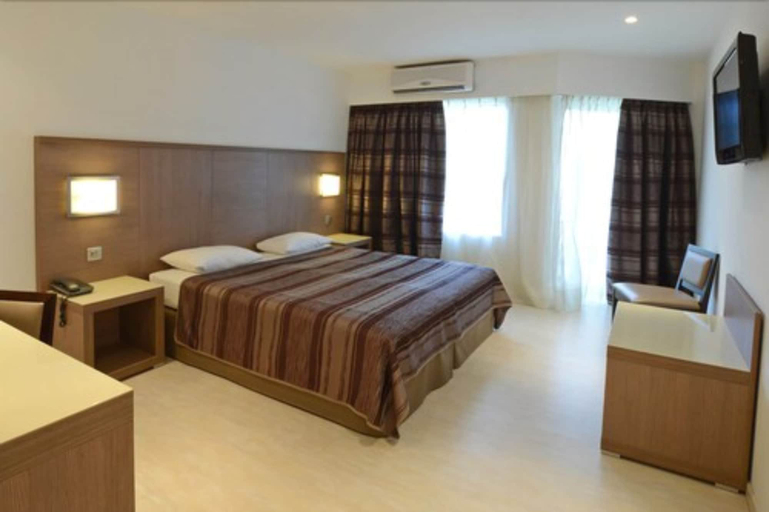 Bedroom 4, Calvi Hôtel, Haute-Corse