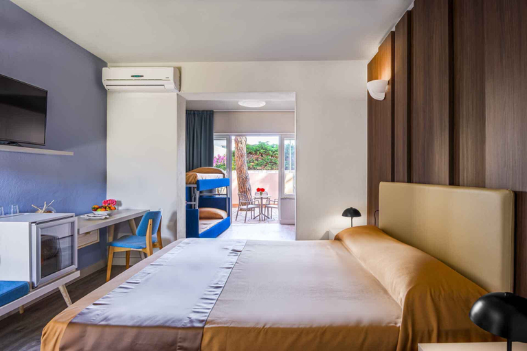 Bedroom 3, Hotel Riva Del Sole, Livorno