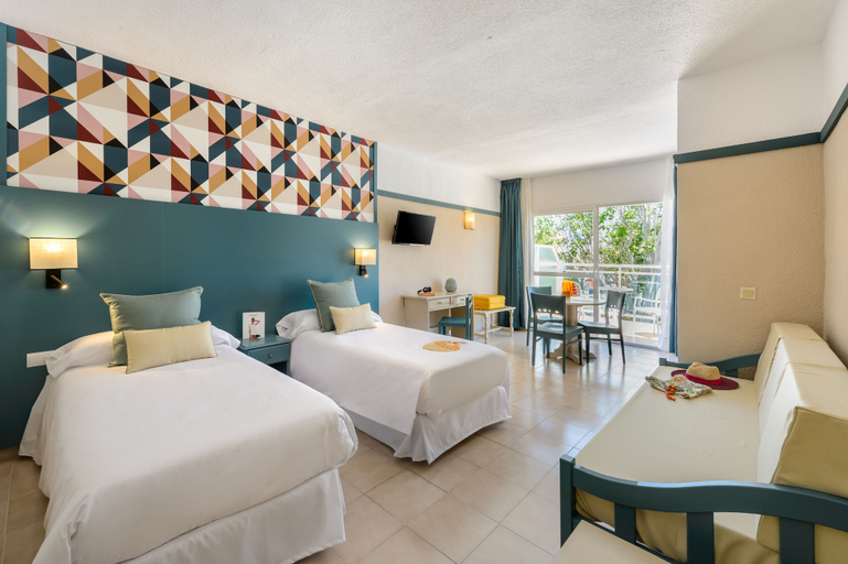 Bedroom 3, Aparhotel Vibra Club Maritim, Baleares