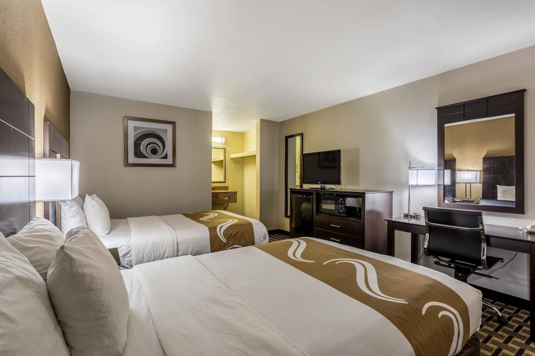 Bedroom 3, Quality Inn Tupelo Central, Lee