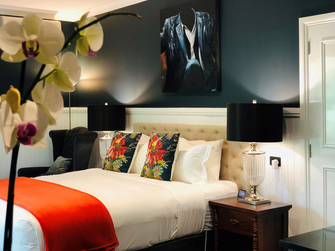 Bedroom 2, The Dudley Boutique Hotel, Hepburn - East