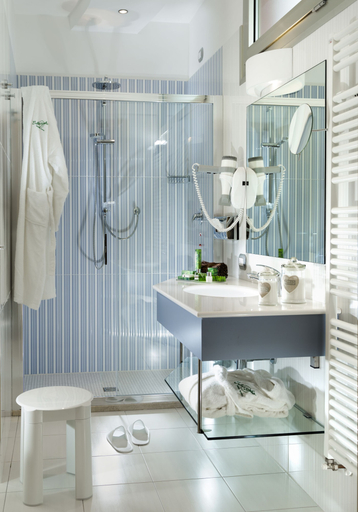 Bathroom 5, Erbavoglio Hotel, Rimini