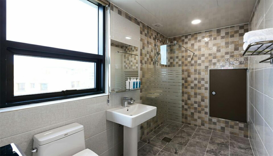 Bathroom 3, Paulownia Hostel & Guest House, Yeosu