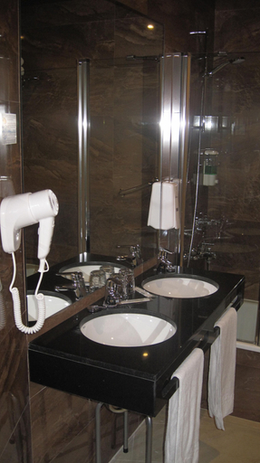 Bathroom 5, Hotel Navarro, Ciudad Real